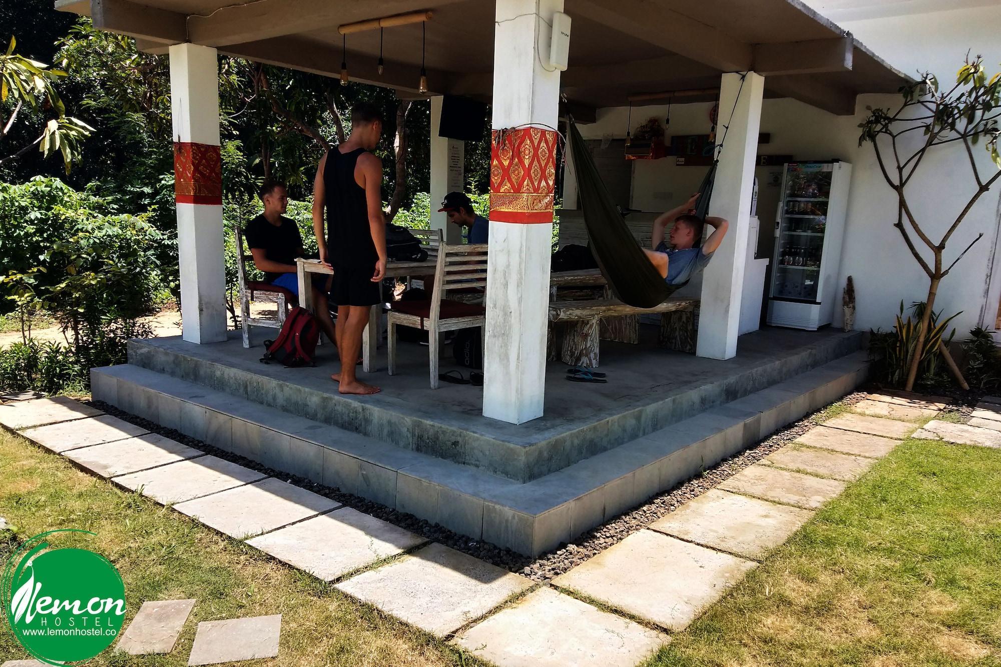 Castaway Island Hostel นูซาเลมโบงัน ภายนอก รูปภาพ