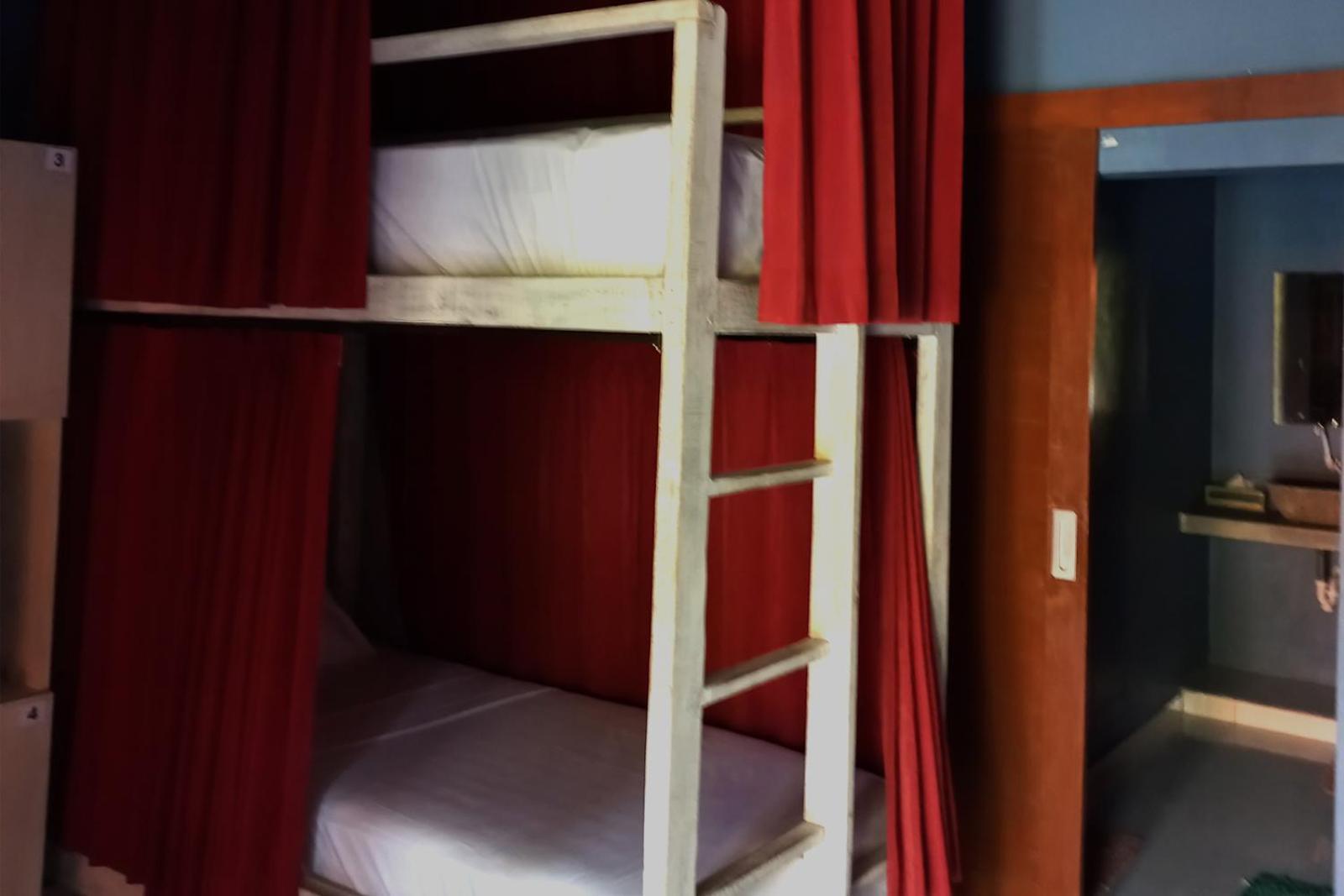Castaway Island Hostel นูซาเลมโบงัน ภายนอก รูปภาพ