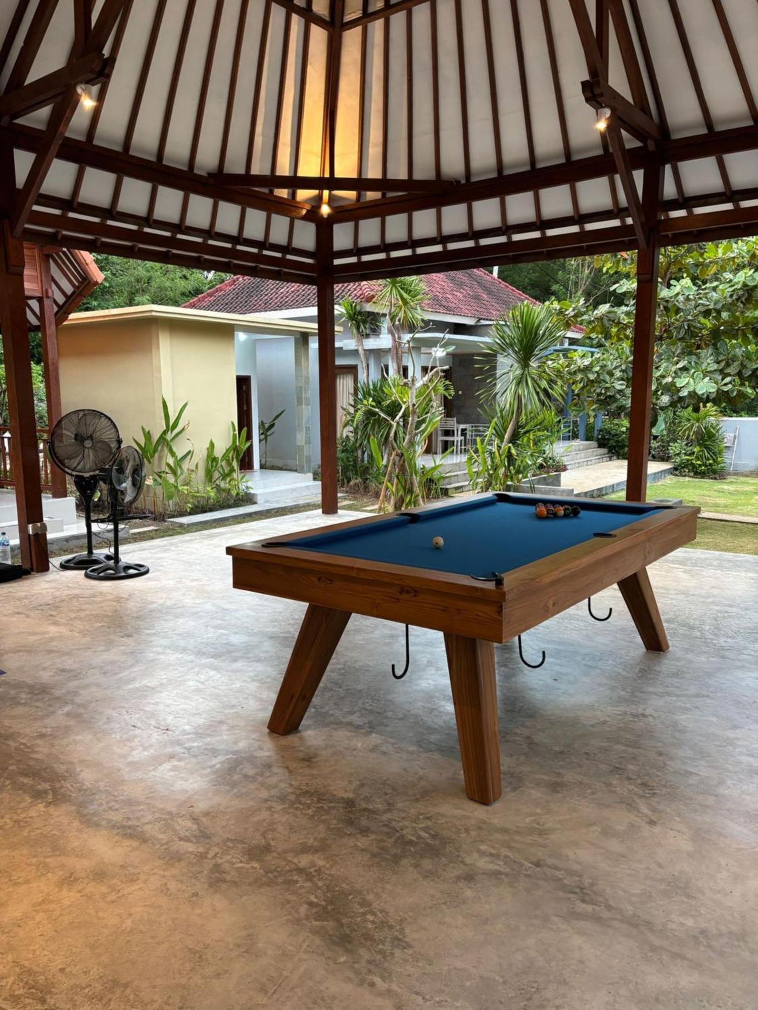 Castaway Island Hostel นูซาเลมโบงัน ภายนอก รูปภาพ
