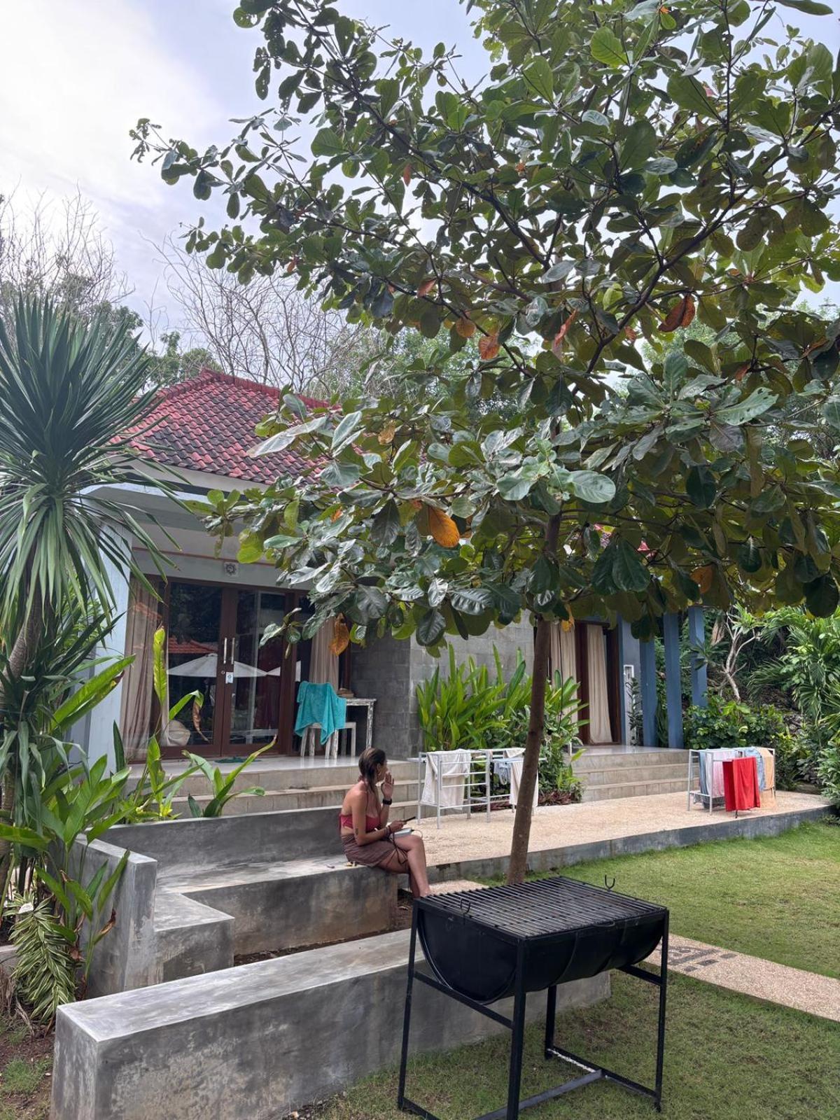 Castaway Island Hostel นูซาเลมโบงัน ภายนอก รูปภาพ
